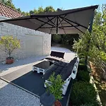 Woodrock Villa