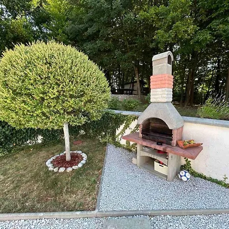 Woodrock Villa *